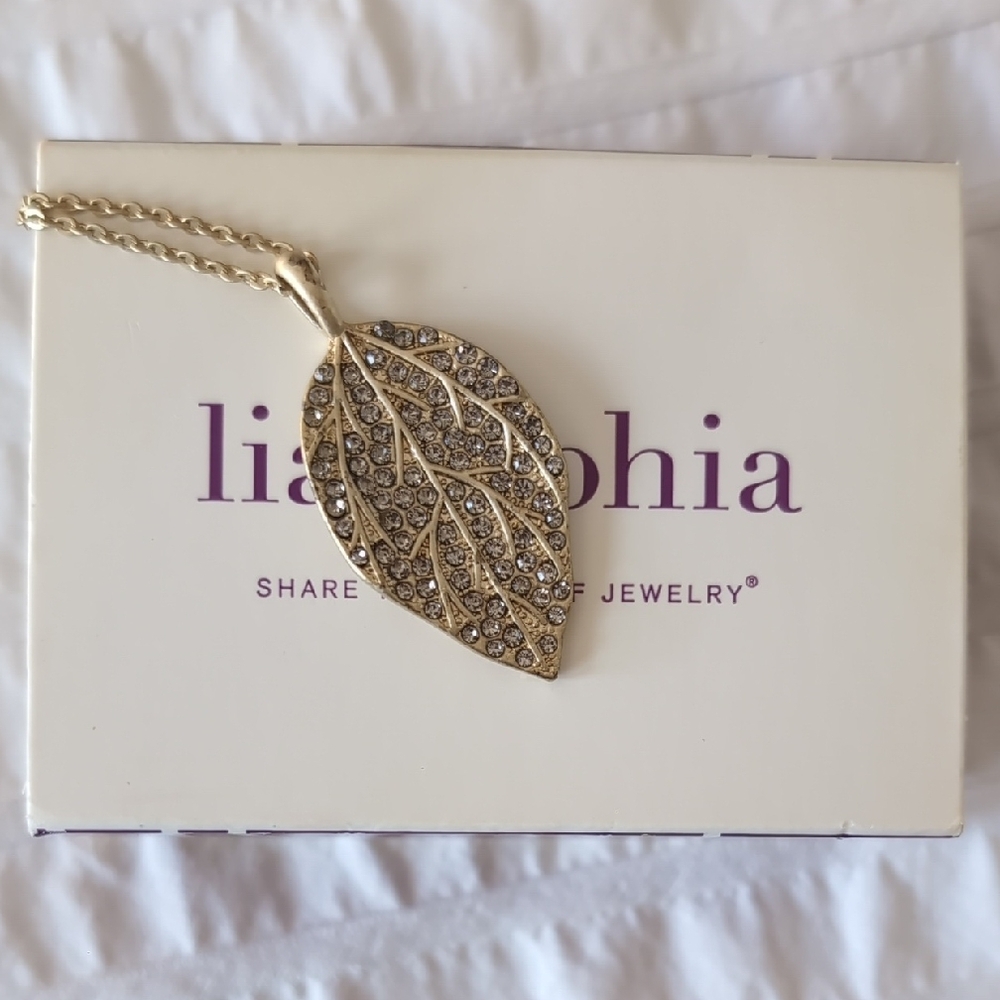Gold Leaf Pendant Necklace